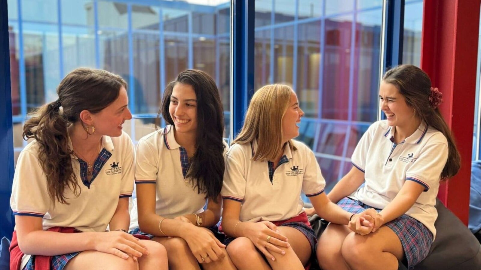 El Centro Inglés Outscores Spain and OECD in PISA for Schools Assessment